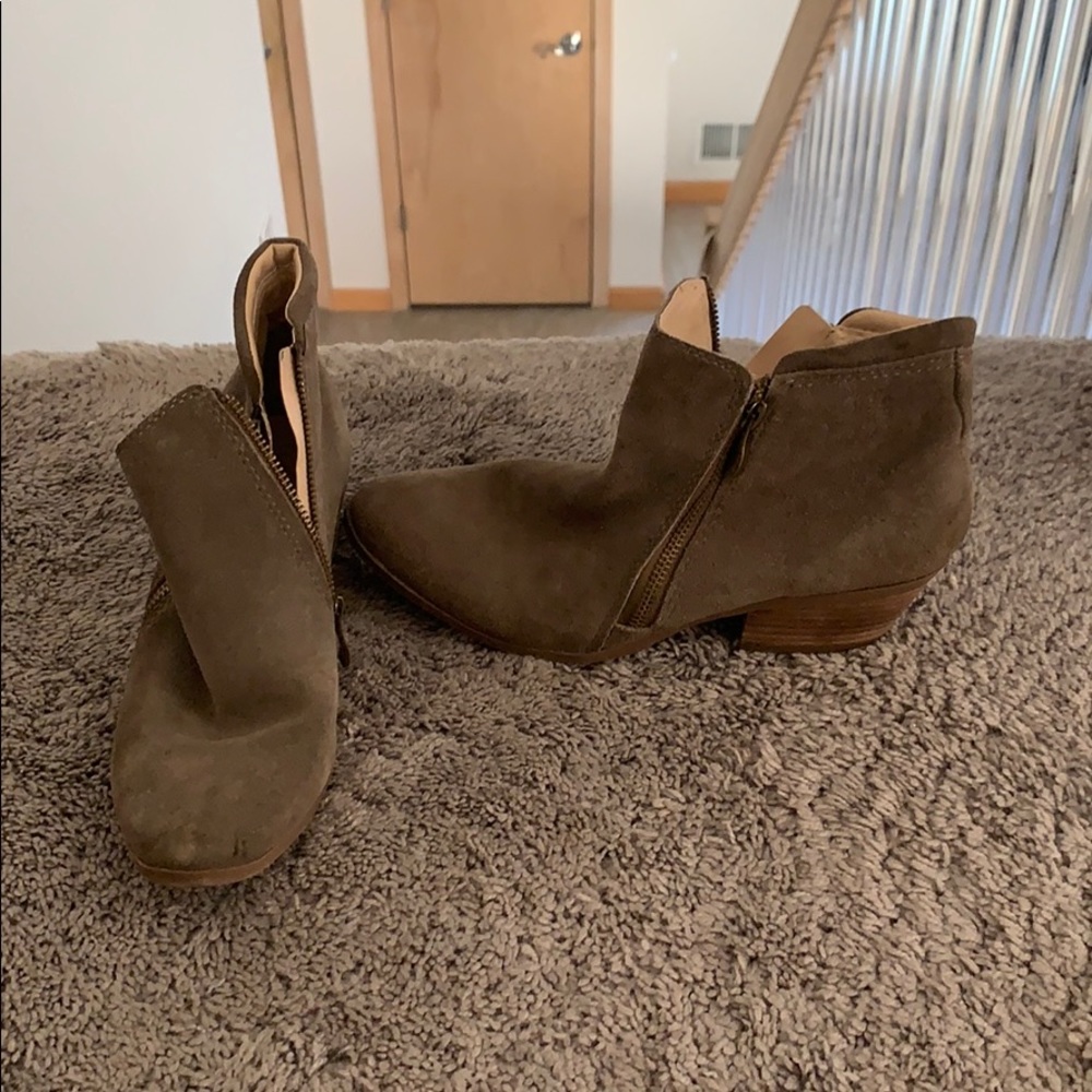 Green suede ankle booties